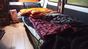 車中泊と電気毛布