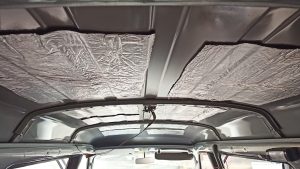 軽バンに防音材を貼りつける