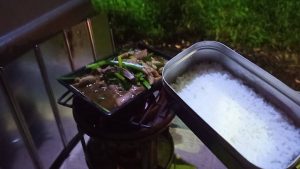 金華亭のほるもんとメスティン炊飯