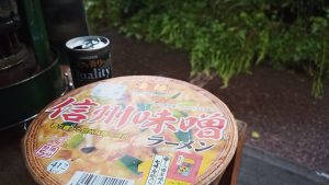 キャンプで信州味噌ラーメン