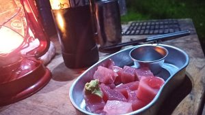 キャンプでマグロの刺身