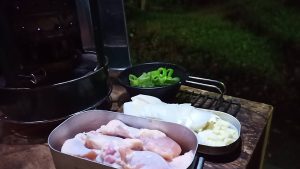 キャンプで鶏鍋