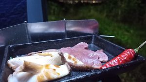 豚タンとシイタケの鉄板焼き