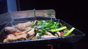 ほるもん鉄板焼きとニラ