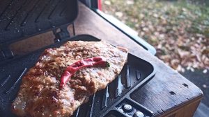 ホットサンドメーカーで豚ロースステーキ