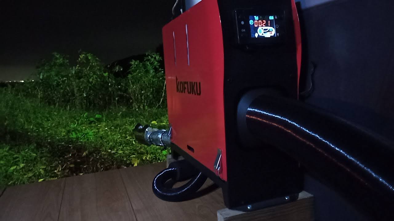 キャンプでFF式ファンヒーター