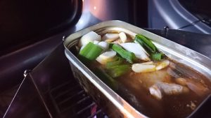 メスティンでキムチ鍋と長ネギ