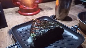 ホットサンドメーカーで焼きおにぎり