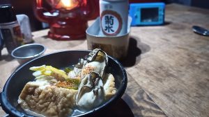 牡蠣鍋と厚揚げ
