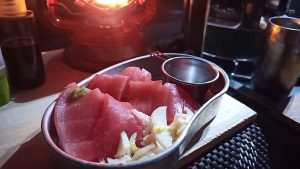キャンプでマグロの刺身