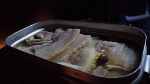 メスティンで豚鍋