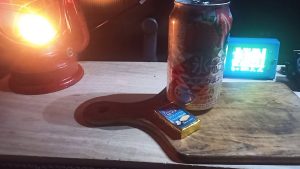 缶チューハイとチーズ