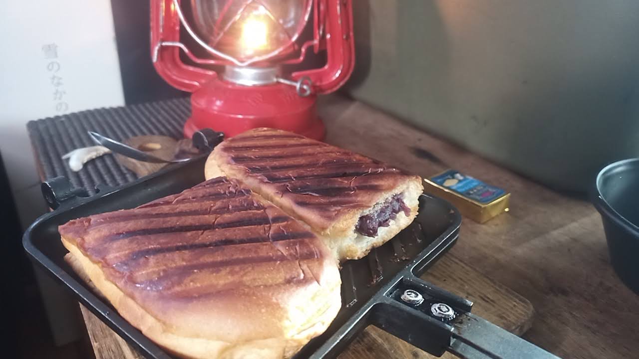 ホットサンドメーカーとコッペパン