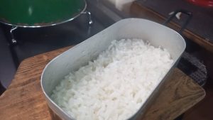 ダイソーメスティンで炊飯