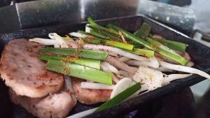 日清ハムとモヤシとニラ炒め