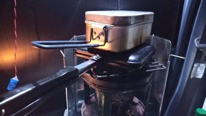 中華ストーブで二階建て調理