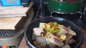 シェラカップと豚モツ鍋