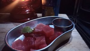 キャンプでマグロの刺身