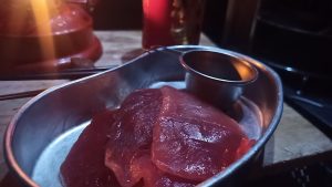 キャンプでマグロの刺身