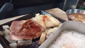 ポークステーキととろけるチーズ