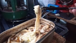 メスティンでハヤシライスソースとうどん