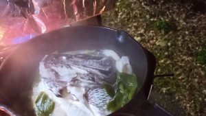 スキレットで鯛の酒蒸し