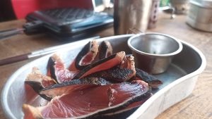 キャンプでカツオの刺身