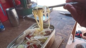 キャンプでモヤシラーメン