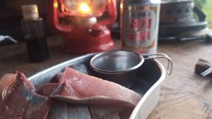 ブリの刺身でキャンパーイ