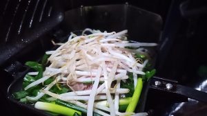 小ネギとモヤシ炒め