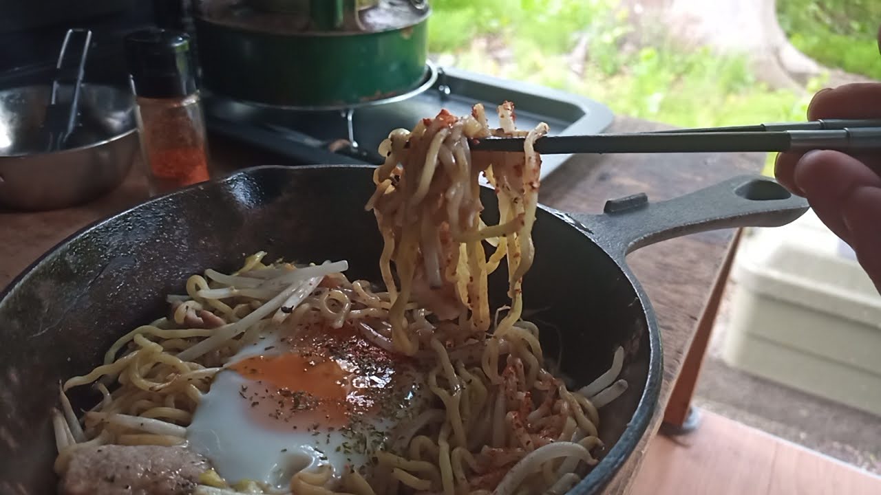 黒鉄スキレットでもやし焼きそば