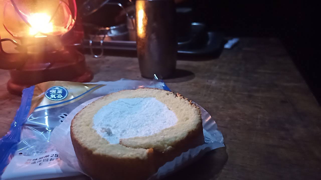 深夜のロールケーキ
