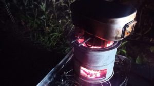 ミニかまどでメスティン炊飯