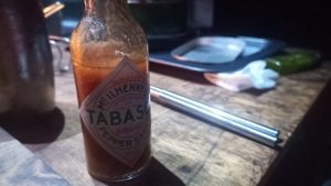 アヒージョにタバスコ