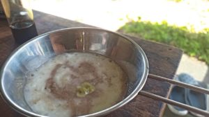 朝食はトロロご飯