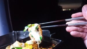 牛ホルモンととろけるチーズ