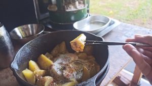 スキレットでジャガイモのオーブン焼き