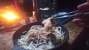 牛ホルモンとモヤシ炒め