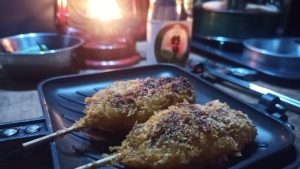 ホットサンドメーカーで串カツを温める