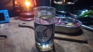 キャンプで〆張鶴