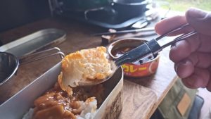 炊きたてご飯とカレー