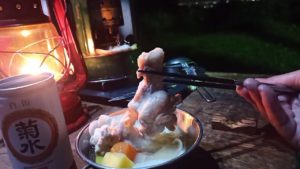 鶏モモ肉のスープ