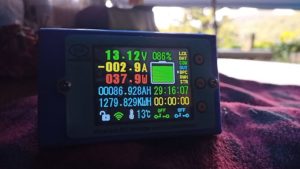 太陽光で発電中