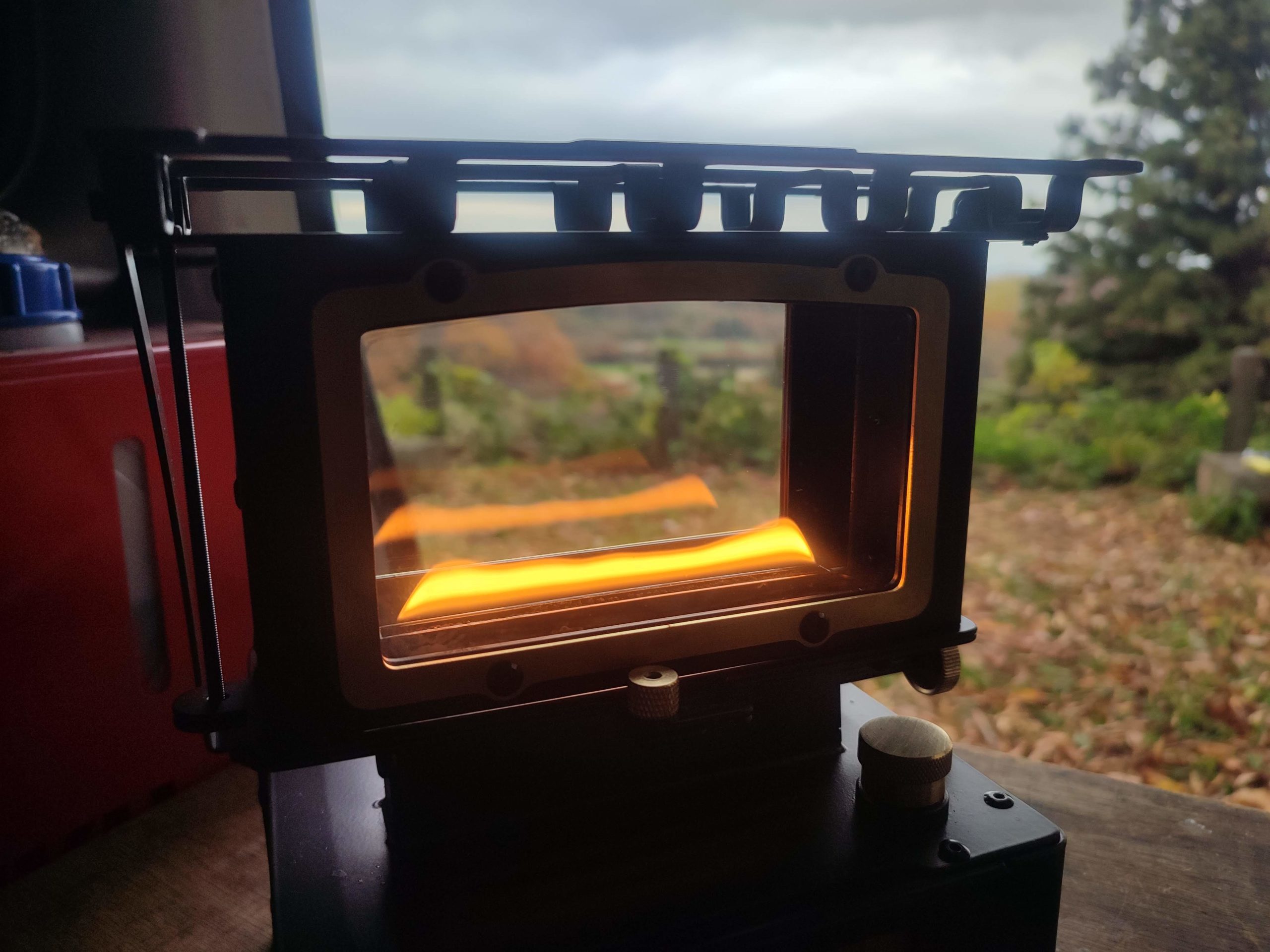 火入れしたアイロンストーブ