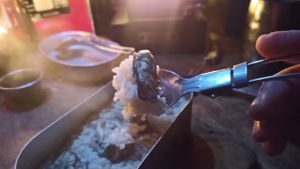 メスティンで炊いたカキ飯