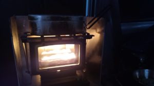 アイロンストーブでご飯を炊く