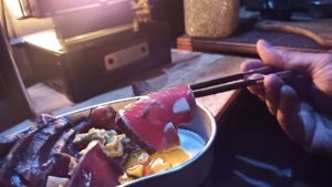 マグロのタタキとガーリック