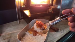 メスティンで炊きたてご飯とカレー