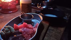 カツオのタタキとマグロの中落