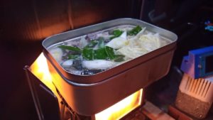 ダイソーメスティンでブリのアラ鍋